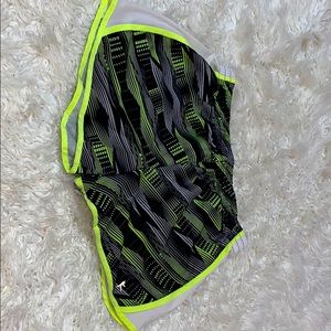 Woman's Medium Athletic Shorts